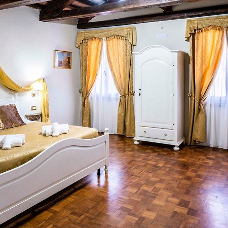 Palazzo Titti Rialto Suites البندقية المظهر الخارجي الصورة