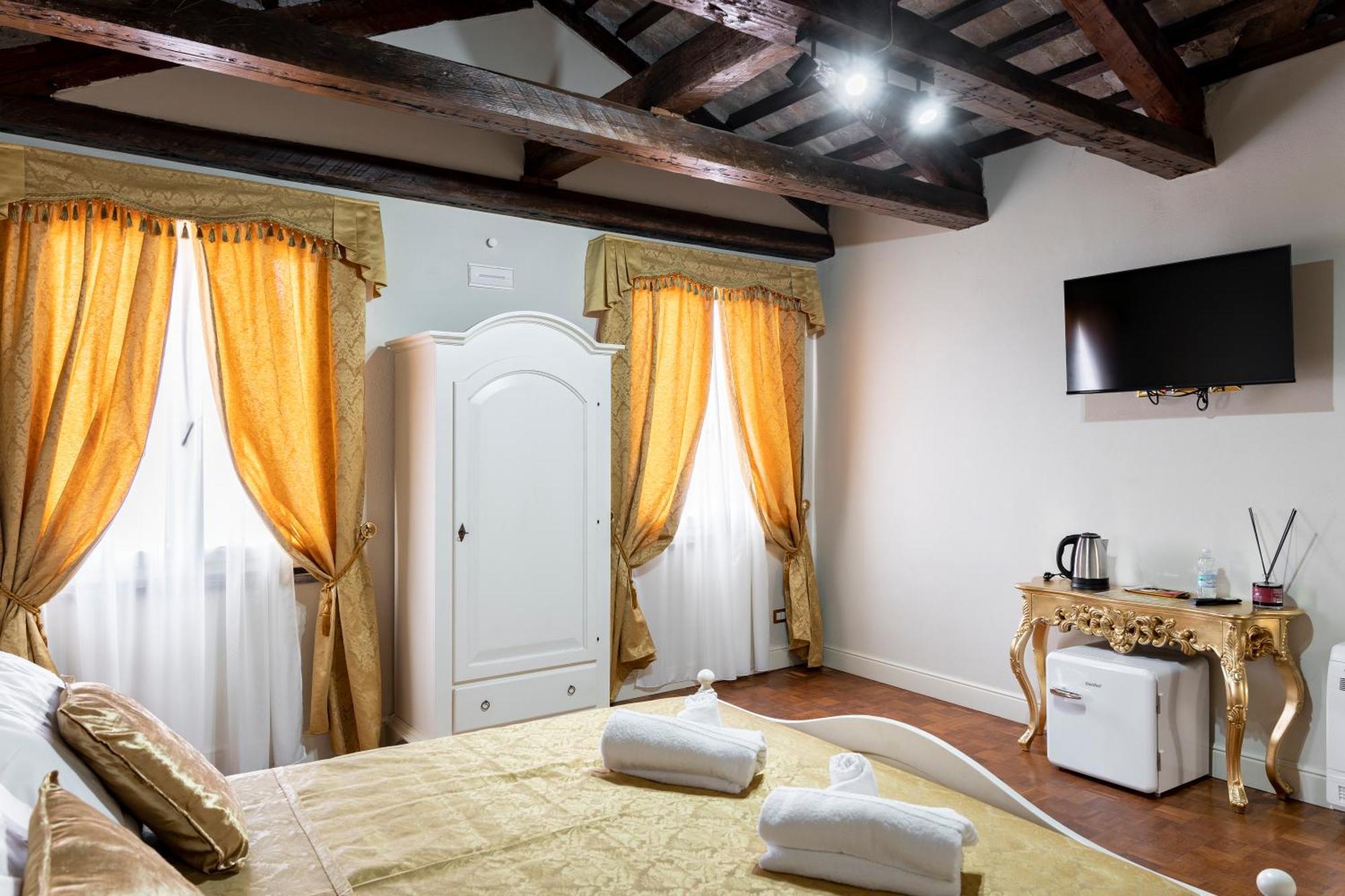 Palazzo Titti Rialto Suites البندقية المظهر الخارجي الصورة