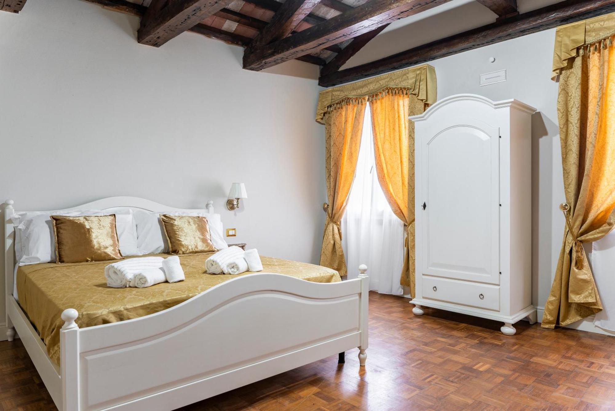 Palazzo Titti Rialto Suites البندقية المظهر الخارجي الصورة