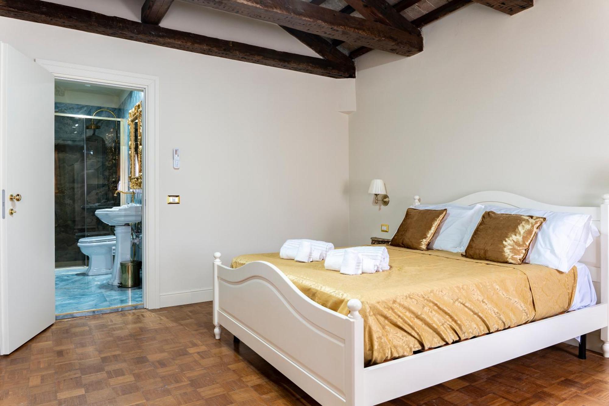 Palazzo Titti Rialto Suites البندقية المظهر الخارجي الصورة