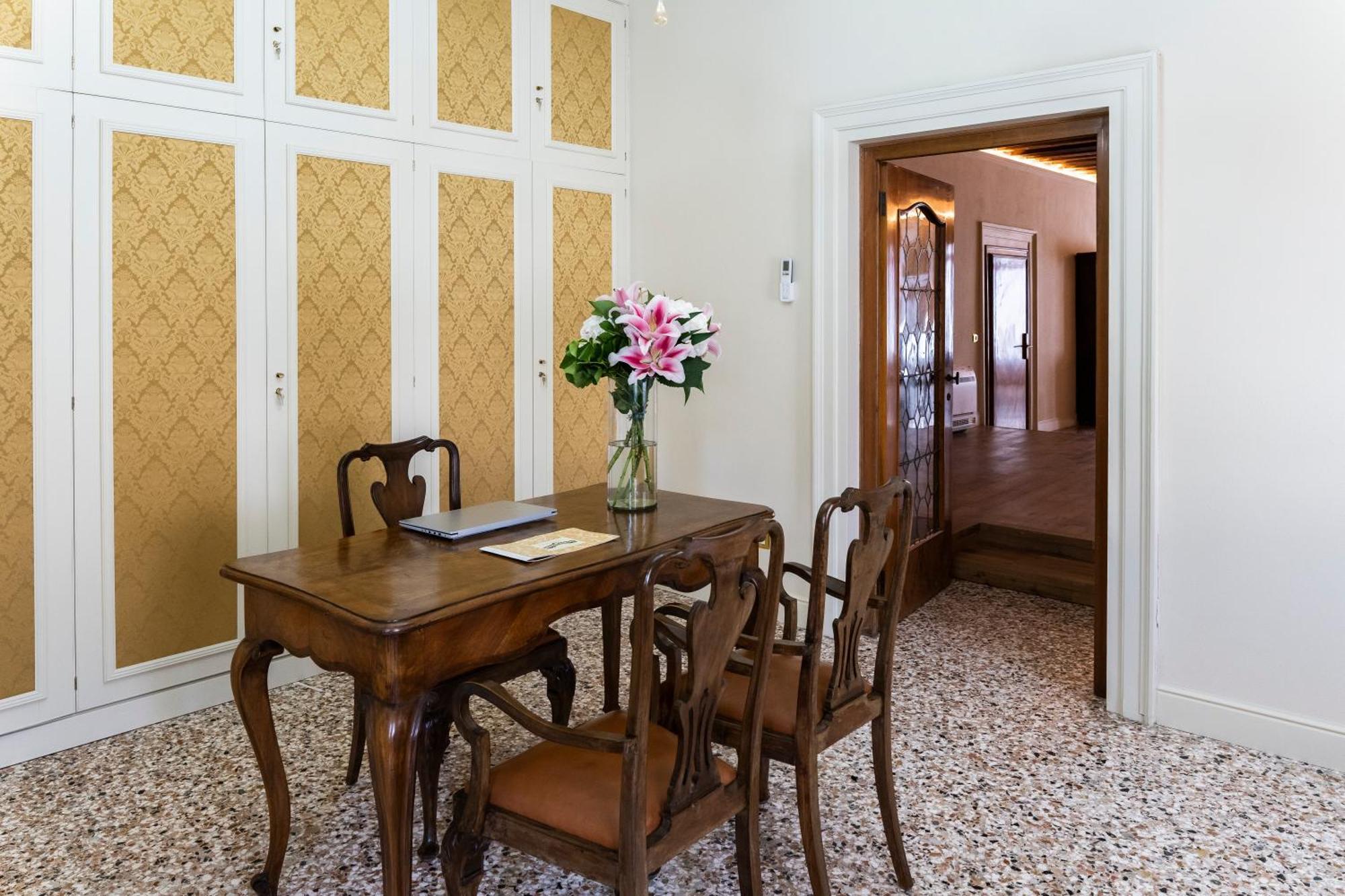Palazzo Titti Rialto Suites البندقية المظهر الخارجي الصورة