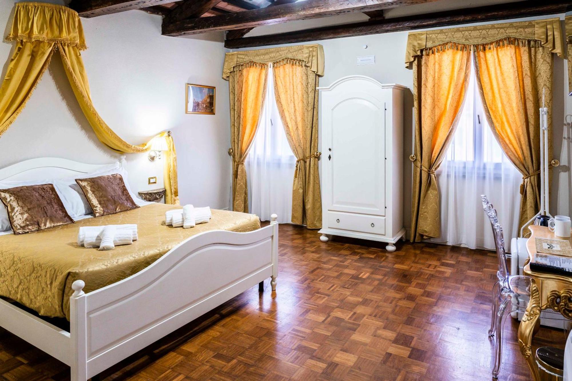 Palazzo Titti Rialto Suites البندقية المظهر الخارجي الصورة