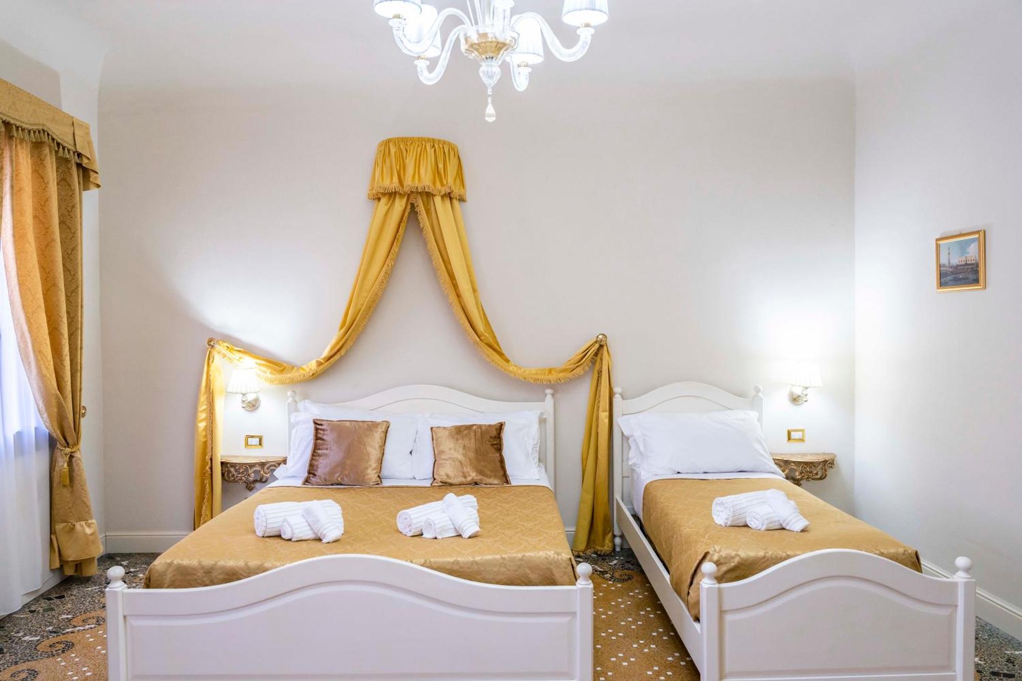 Palazzo Titti Rialto Suites البندقية المظهر الخارجي الصورة