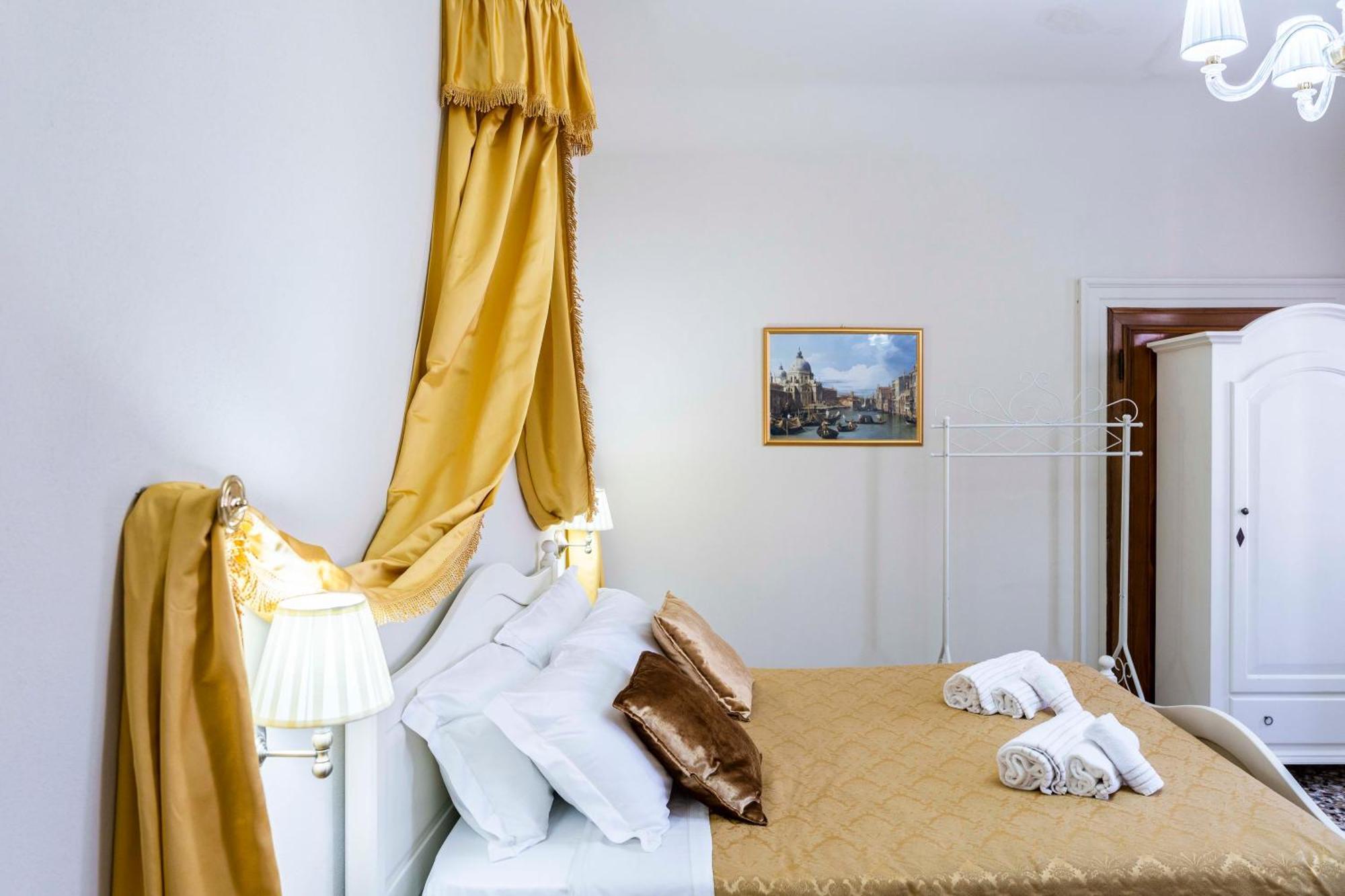 Palazzo Titti Rialto Suites البندقية المظهر الخارجي الصورة
