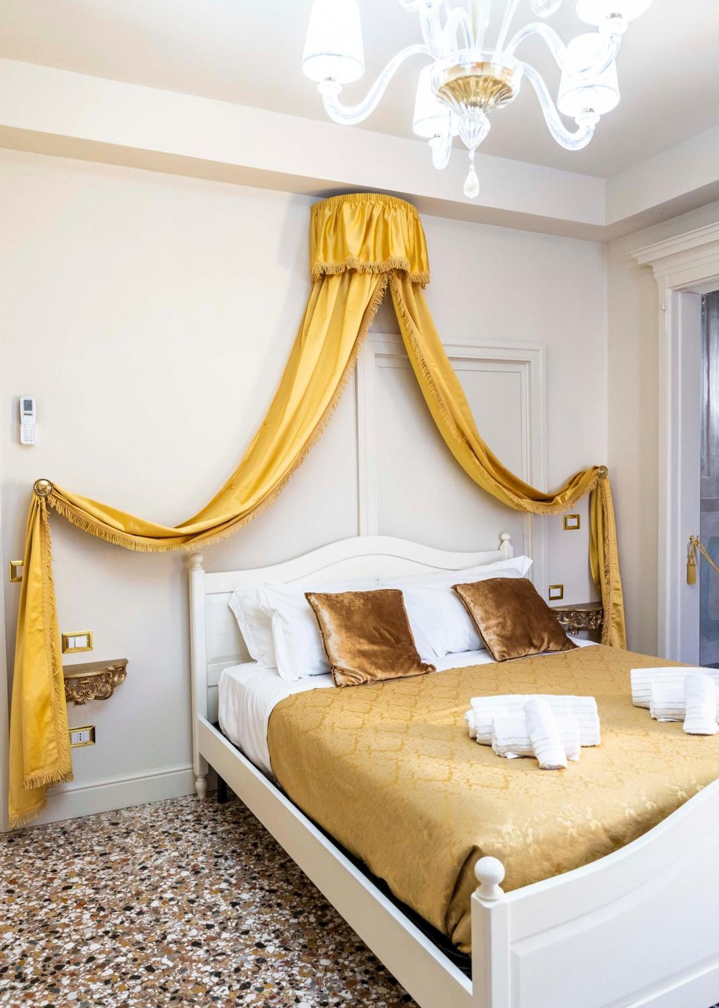 Palazzo Titti Rialto Suites البندقية المظهر الخارجي الصورة