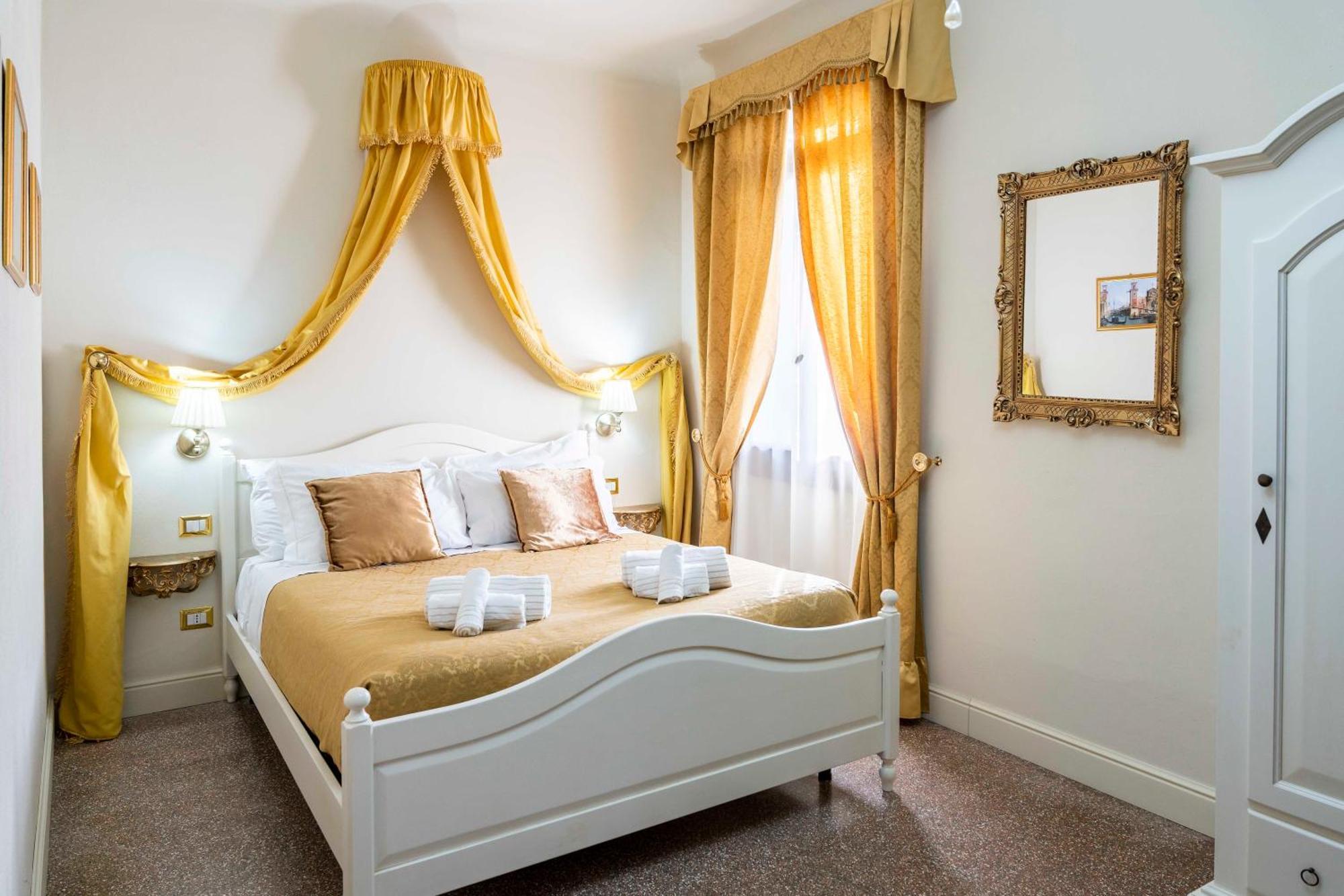 Palazzo Titti Rialto Suites البندقية المظهر الخارجي الصورة